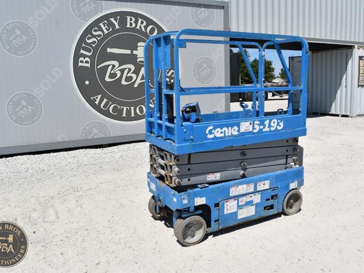 2018-genie-gs1930-image-1