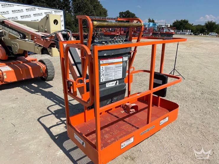 2016-jlg-e450aj-image-15