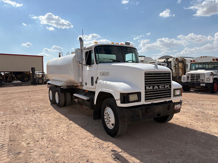 1993-mack-ch613-image-3