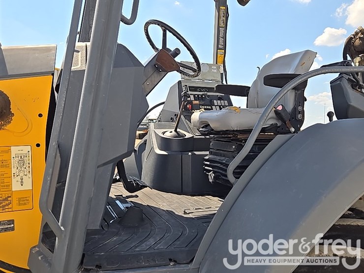 2014-deere-310k-ep-image-51