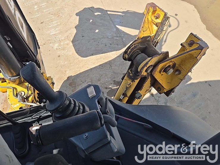 2014-deere-310k-ep-image-54