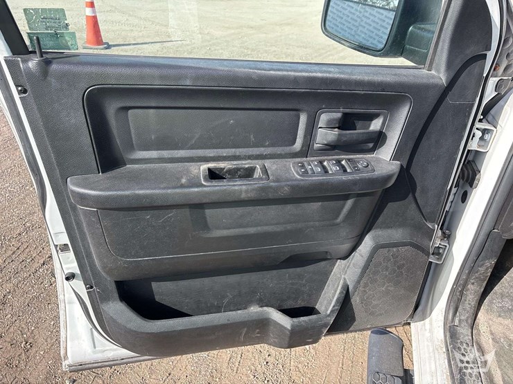2019-dodge-1500-image-12