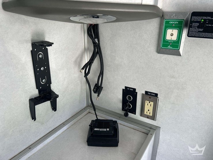 2017-ford-f550-image-21