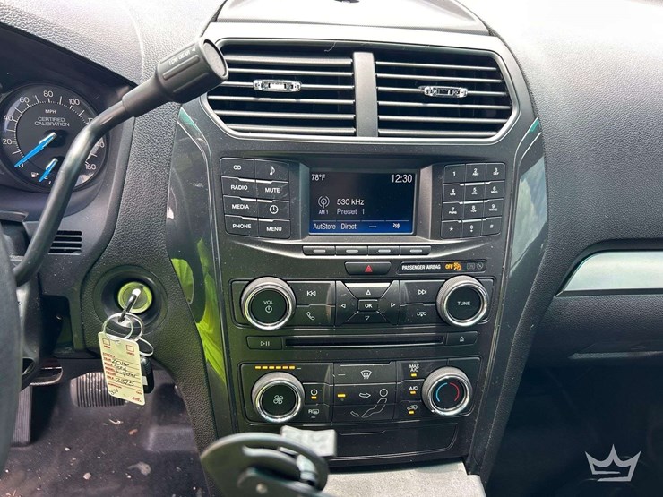 2016-ford-explorer-image-17