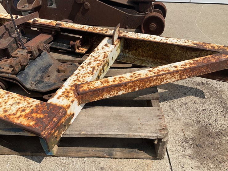 #5056-•-lincoln-10-ton-floor-jack-&-dmi-spring-loaded-pickup-bumper-image-17