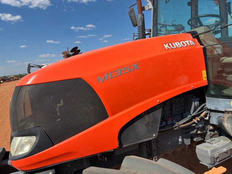 kubota-m135xdtc-image-11