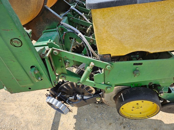 john-deere-7000-image-28
