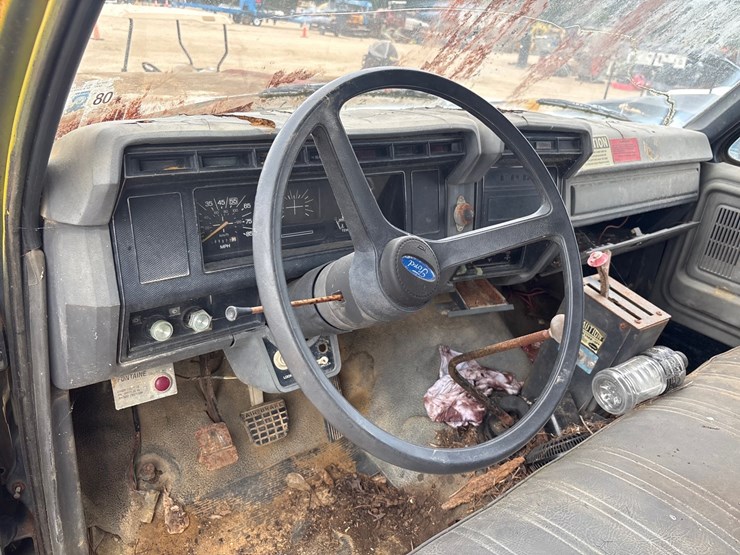 ford-f800-image-8