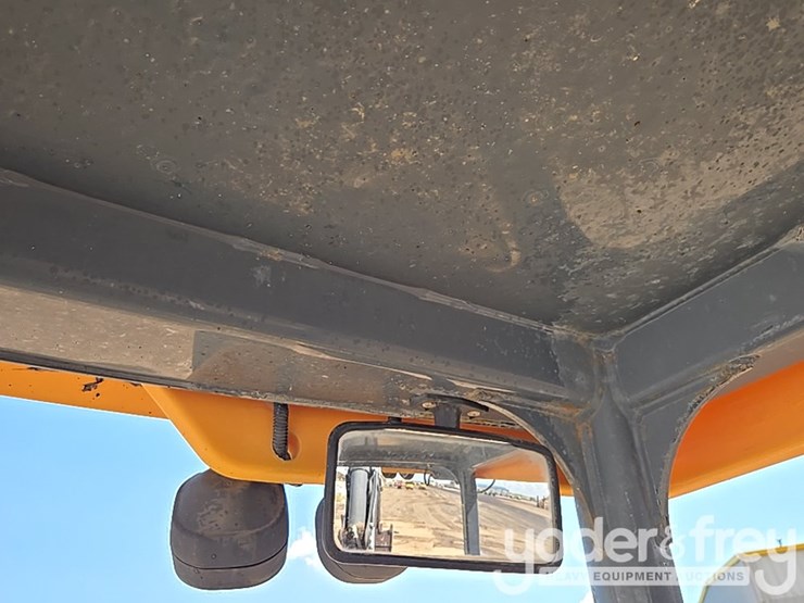2014-deere-310k-ep-image-57
