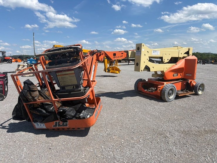 2005-jlg-e400ajp-image-1