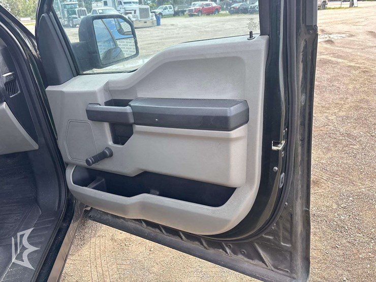 2017-ford-f150-image-19