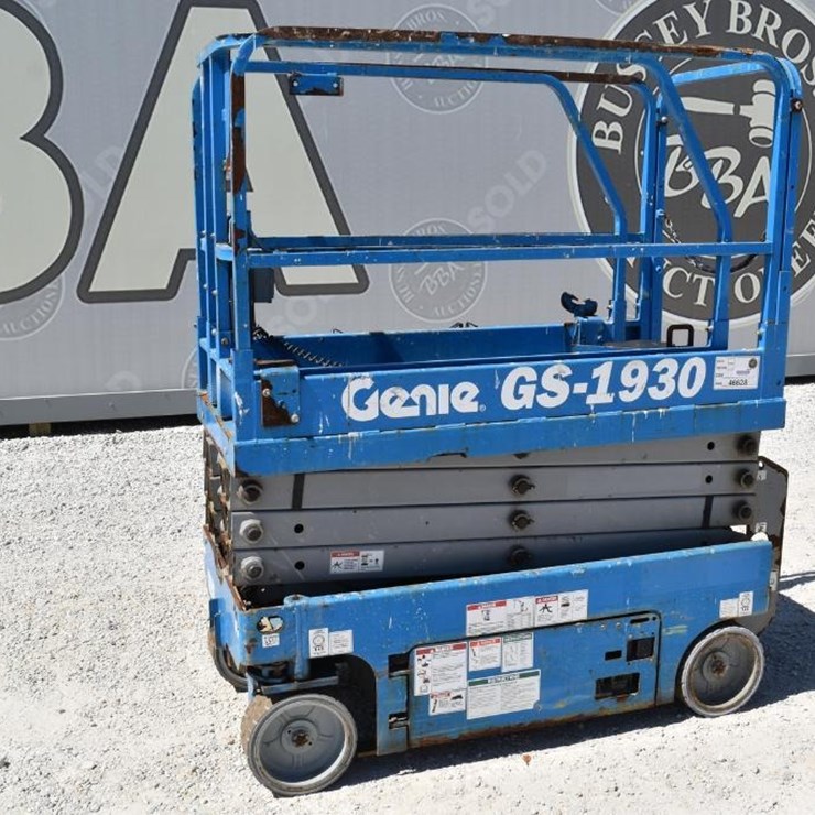 2017 GENIE GS1930