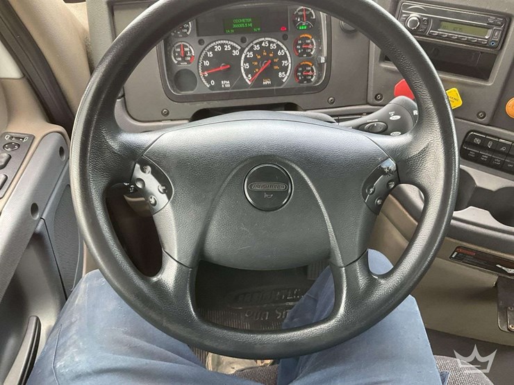 2017-freightliner-cascadia-125-image-20