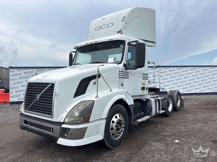 2017-freightliner-cascadia-125-image-47