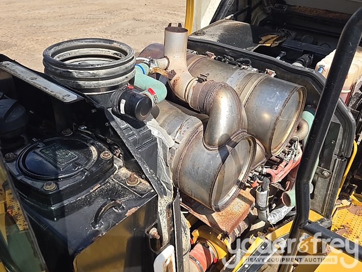 2015-caterpillar-966m-image-55