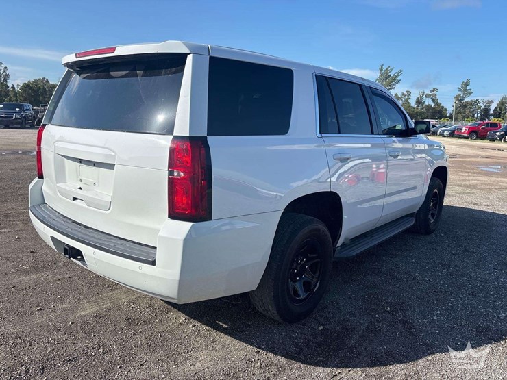 2019-chevrolet-tahoe-image-3
