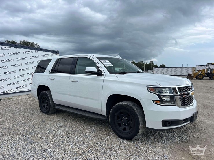 2018-chevrolet-tahoe-image-2