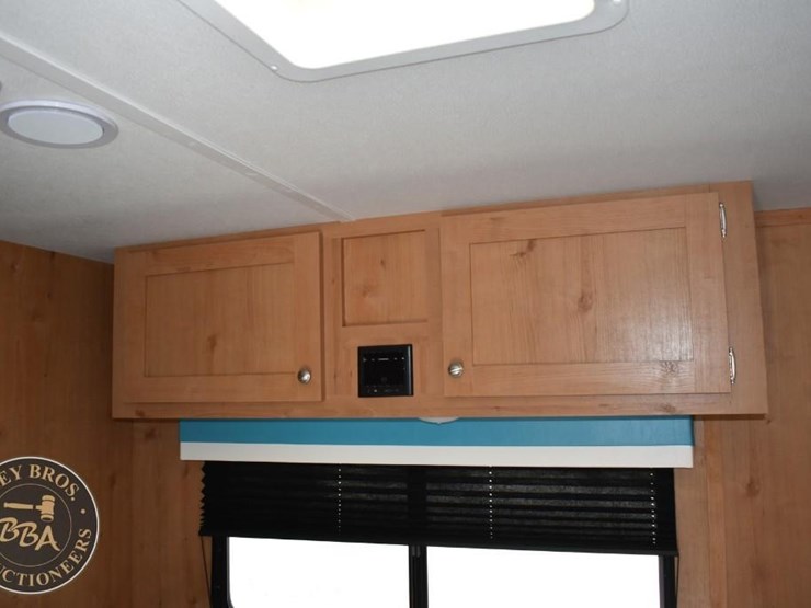 2022-riverside-rv-retro-190bh-46275-image-29