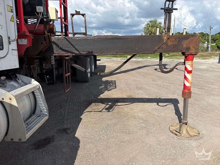 2007-peterbilt-340-image-26