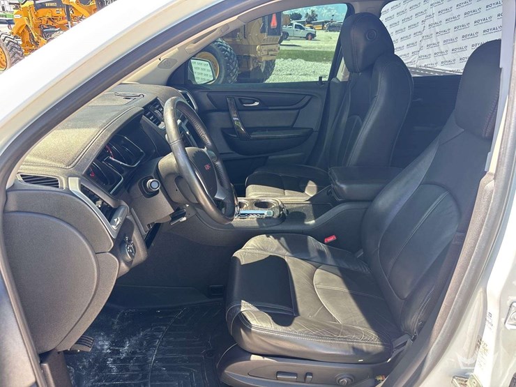 2016-gmc-acadia-image-12