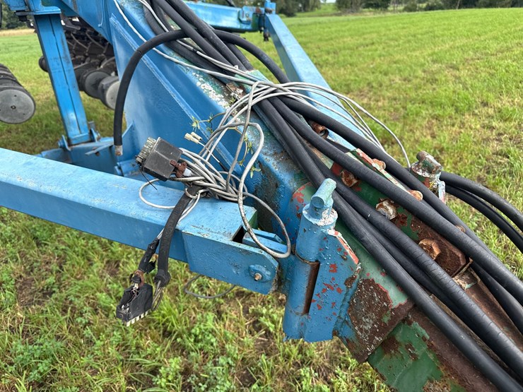 #755-•-kinze-12-row-planter-image-7