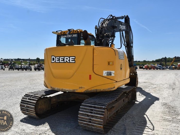 2014-deere-135g-image-15
