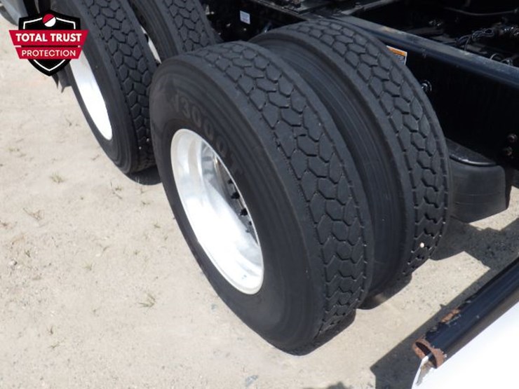 2020-kenworth-t680-image-13