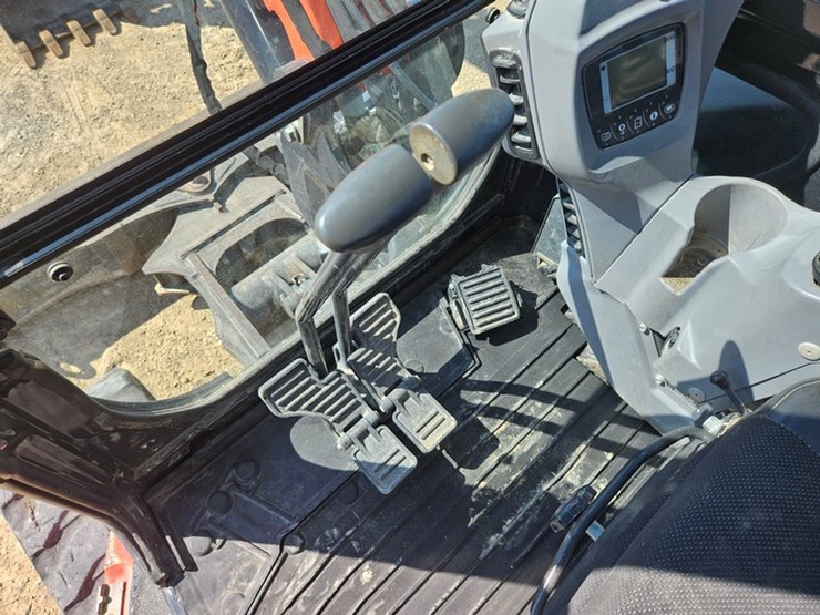 2020-kubota-u55-image-29