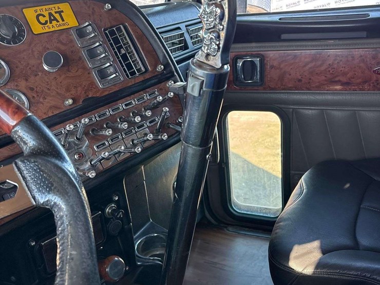 2005-peterbilt-379-image-20