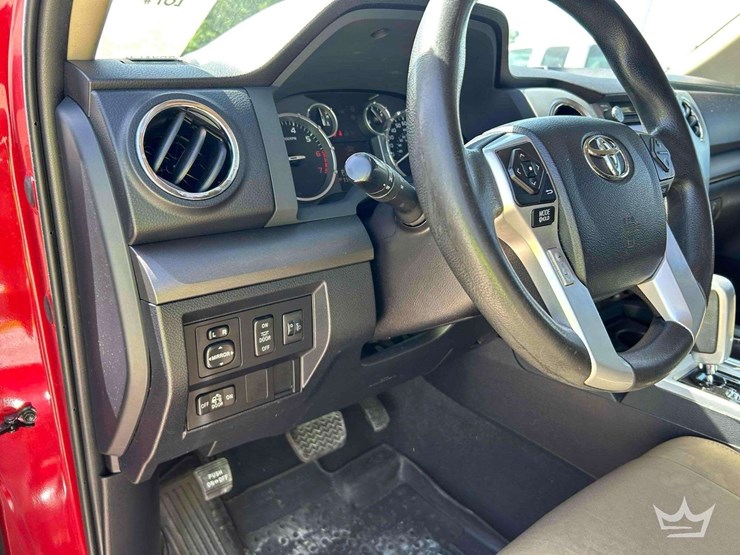 2016-toyota-tundra-image-14
