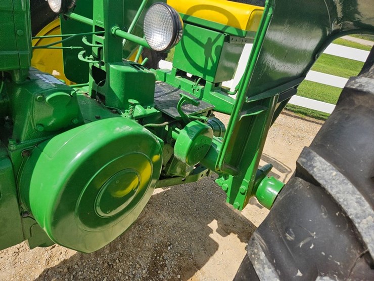 john-deere-b-image-44