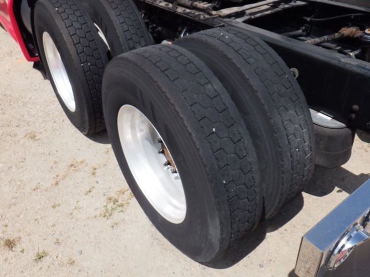 2019-kenworth-t680-image-17