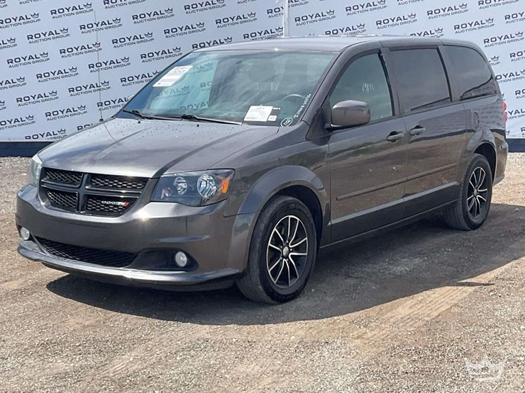 2015-dodge-caravan-image-1