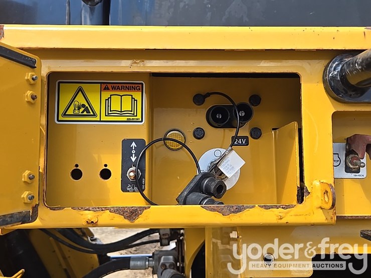 2015-caterpillar-966m-image-52