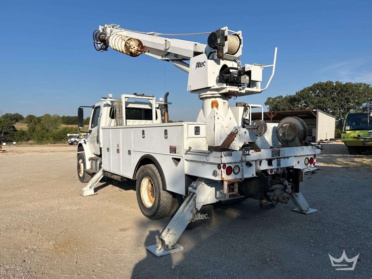 2014-freightliner-m2-106-image-4