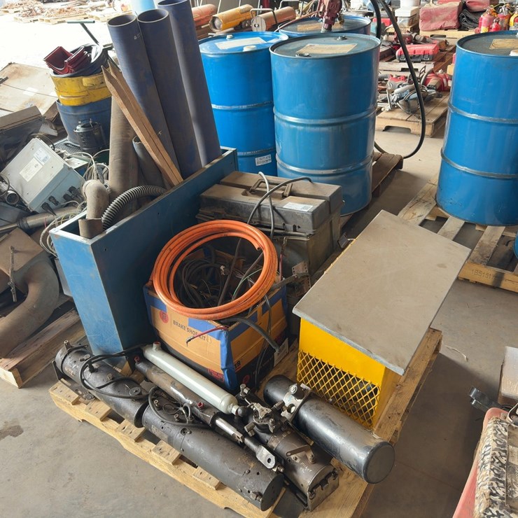 QUANTITY OF TRUCK PARTS
