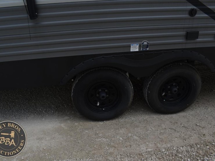 2021-east-to-west-silver-lake-27kns-46270-image-53