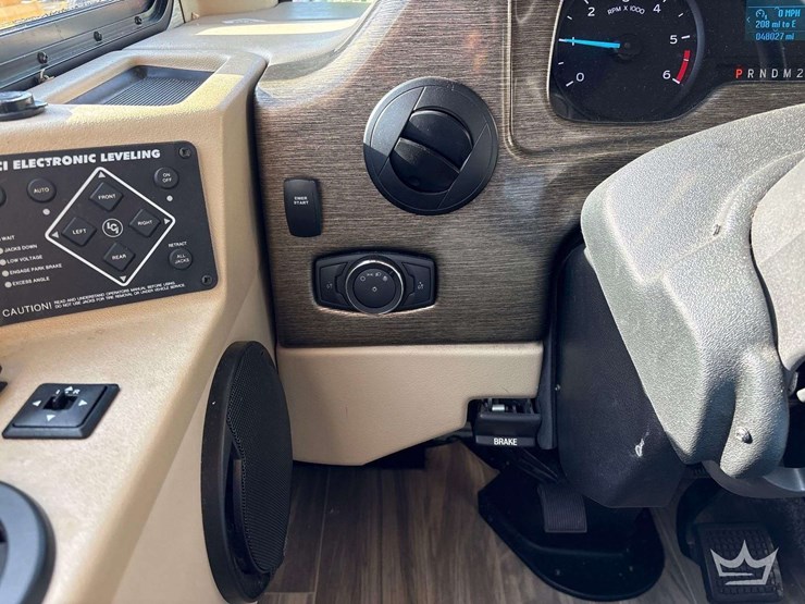 2020-ford-f53-thor-ace-32.3-33.5ft-class-a-motorhome-image-13