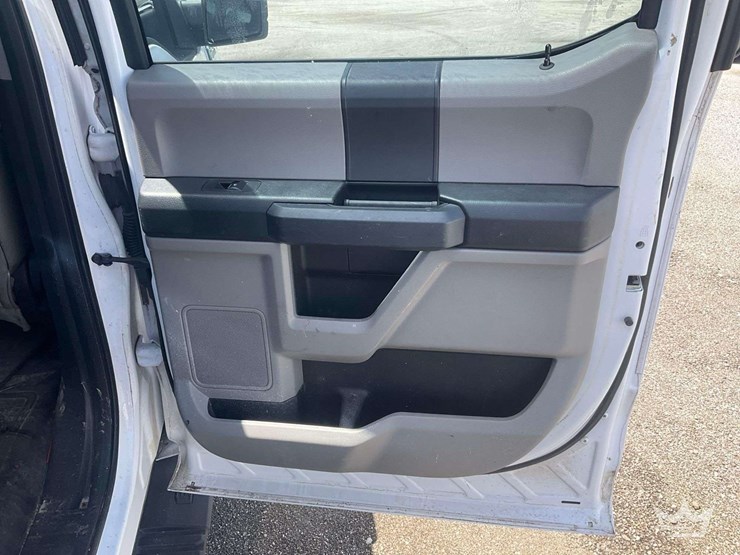 2016-ford-f150-image-21