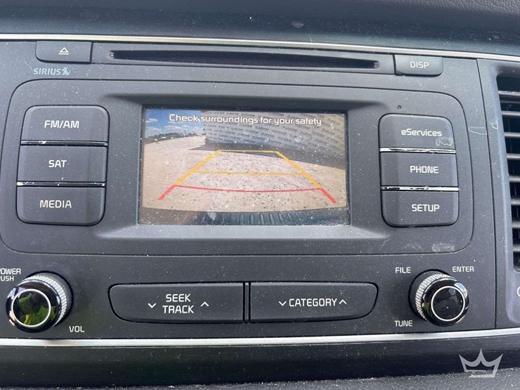 2015-kia-sedona-image-17