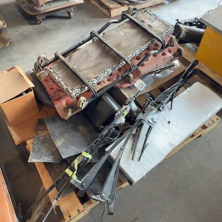 QUANTITY OF EQUIPMENT PARTS