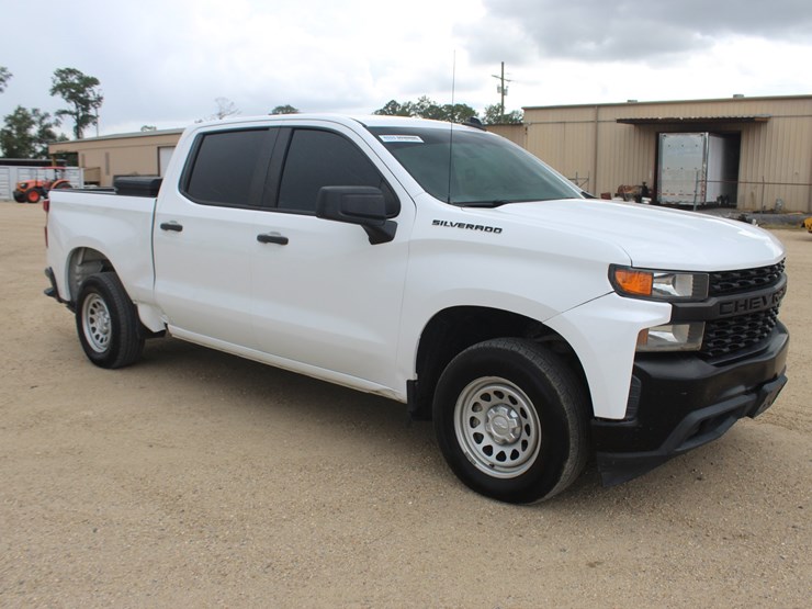 2019-chevrolet-1500-image-2