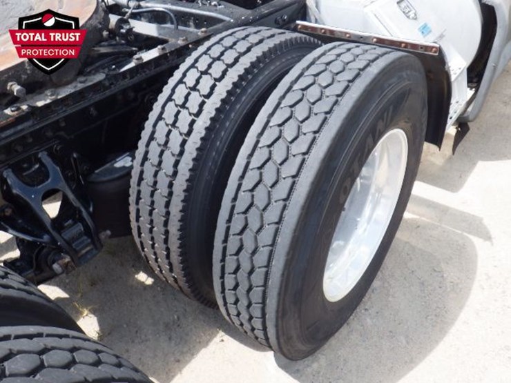 2020-kenworth-t680-image-6