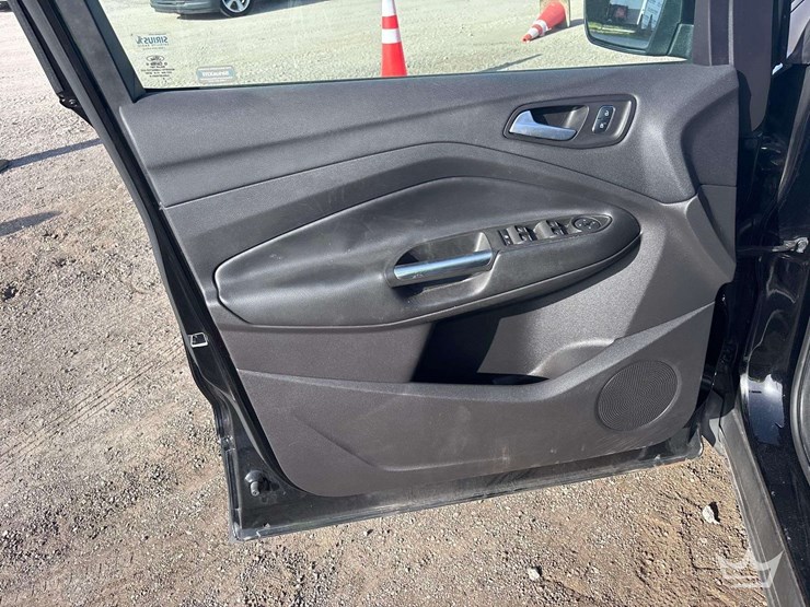 2017-ford-escape-image-12