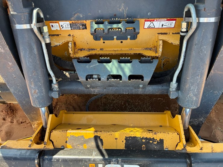 deere-333e-image-10