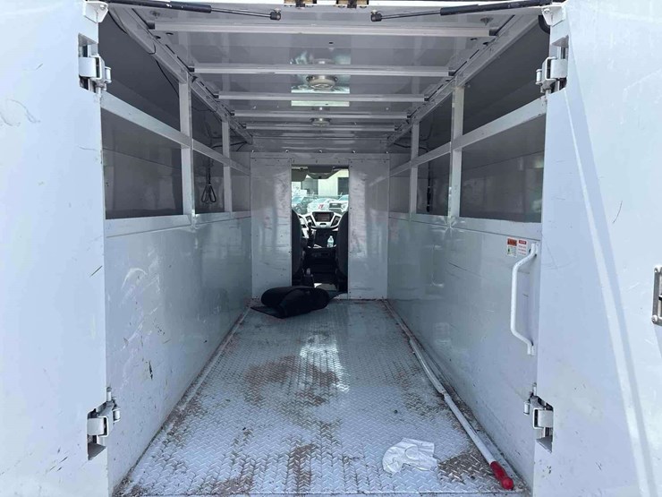 2016-ford-transit-250-enclosed-service-van-image-21