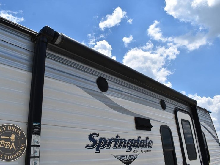 2019-keystone-rv-co-springdale-2200bh-46282-image-16
