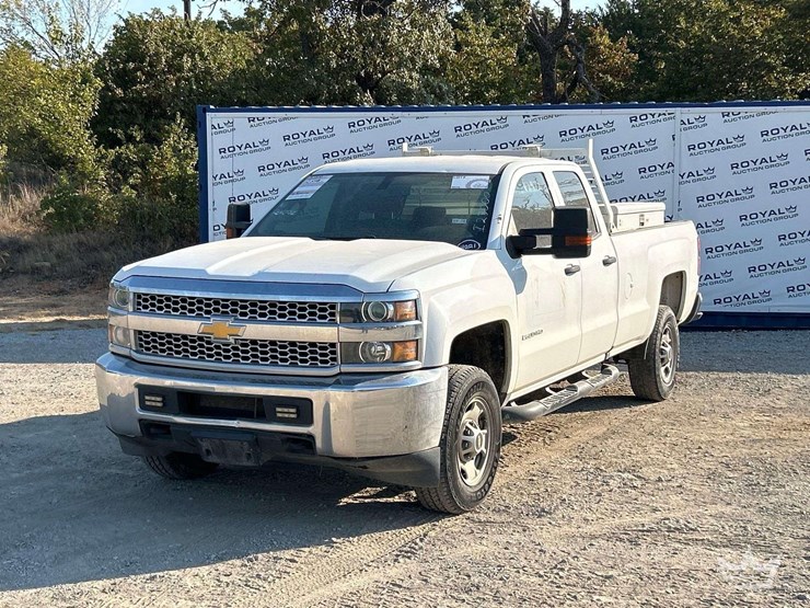 2019-chevrolet-silverado-2500-image-1