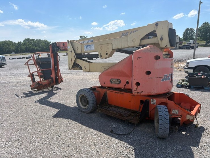 2005-jlg-e400ajp-image-6