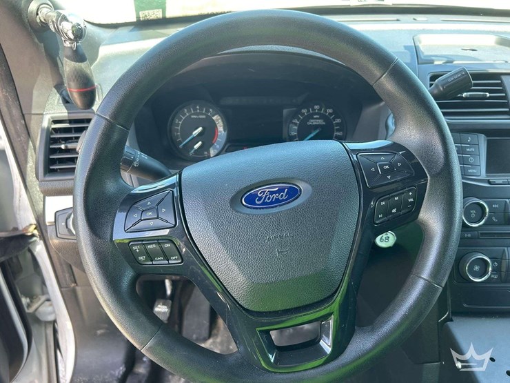 2018-ford-explorer-image-15